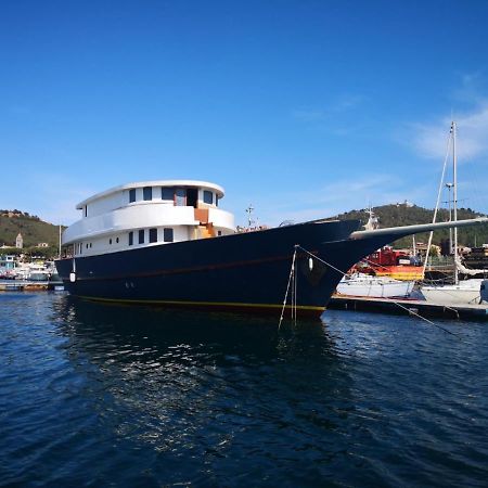 Classic Yacht Yanika Yachting Watersport Ets Villaputzu Dış mekan fotoğraf